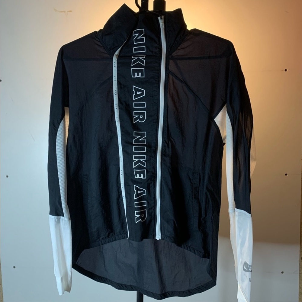 Nike Black and White Utility Jacket with Sporty Design